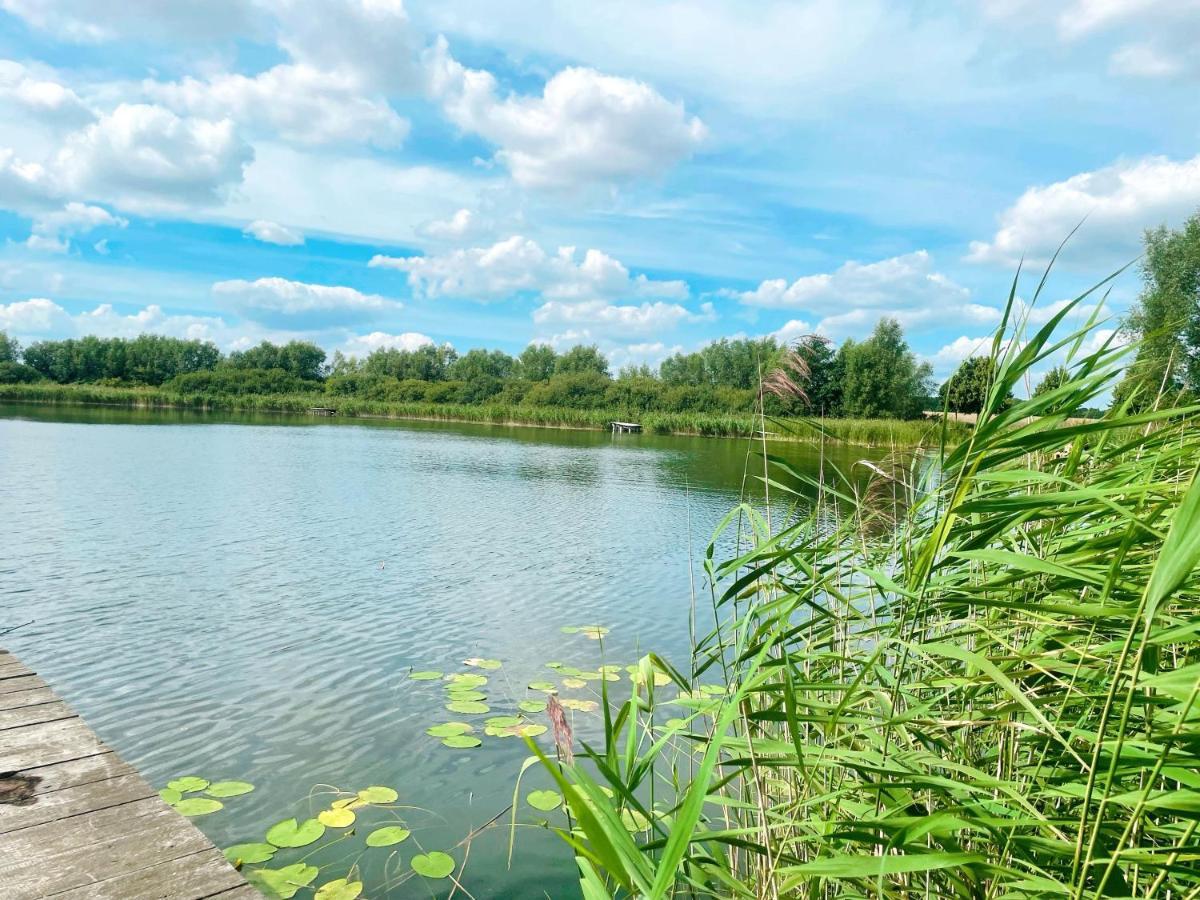 Landhaus Mit Pool, Bungalow In Der Natur Hohenbollentin Bagian luar foto