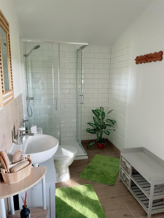 Landhaus Mit Pool, Bungalow In Der Natur Hohenbollentin Bagian luar foto